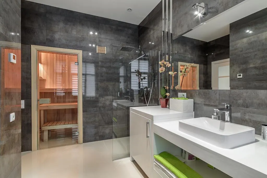 Daire Spa Luxe Virmenska Lviv